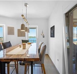 2 bedroom apartment with pool in Okrug Gornji on Ciovo Island, sleeps 6